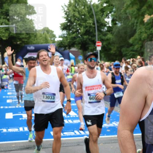 29.06.2025 - hella hamburg halbmarathon Zöllner http://msf.ph/oto/8233148 29.06.2025 10:54:23 Ziel 1267, 1442, 3103, 3177, 3861, 4635, 6082, 6084, 6511, 6512, 7274, 8223, 8772, 11430, 12362, 13033, 13289, 13803, 15946, 16527, 16574, 16750, 16879, 17087, 17698, 18268 meine-sportfotos.de