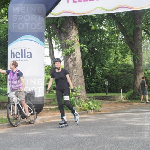 29.06.2025 - hella hamburg halbmarathon KatJ http://msf.ph/oto/8233158 29.06.2025 09:42:39 Zwischen KM18-KM19  meine-sportfotos.de