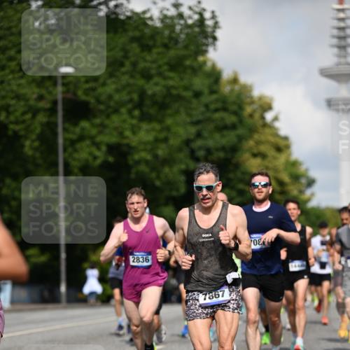 29.06.2025 - hella hamburg halbmarathon Dr. Thomas Lammeyer http://msf.ph/oto/8233161 29.06.2025 09:50:29 Kennedybrücke 1002, 1053, 1396, 1407, 1411, 1910, 1959, 2228, 2563, 2836, 2851, 3790, 3935, 4246, 4740, 5193, 6032, 6305, 6473, 7080, 7622, 7831, 7867, 7972, 9376, 9508, 10771, 11055, 11370 meine-sportfotos.de