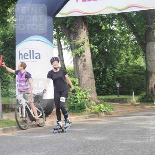 29.06.2025 - hella hamburg halbmarathon KatJ http://msf.ph/oto/8233185 29.06.2025 09:42:39 Zwischen KM18-KM19  meine-sportfotos.de