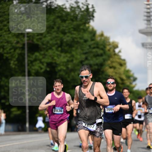 29.06.2025 - hella hamburg halbmarathon Dr. Thomas Lammeyer http://msf.ph/oto/8233211 29.06.2025 09:50:30 Kennedybrücke 1002, 1053, 1396, 1407, 1411, 1910, 1959, 2228, 2563, 2836, 2851, 3790, 3935, 4246, 4740, 5193, 6032, 6305, 6473, 7080, 7622, 7831, 7867, 7972, 9376, 9508, 10771, 11055, 11370 meine-sportfotos.de