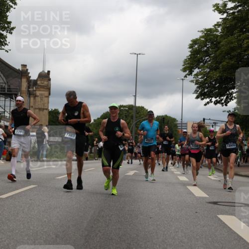 29.06.2025 - hella hamburg halbmarathon Yannick Fuchs http://msf.ph/oto/8233216 29.06.2025 10:46:58 20KM 1098, 1257, 1258, 1482, 1657, 1683, 2111, 2208, 2346, 2910, 3334, 3399, 3952, 3999, 4419, 4587, 4726, 5169, 5194, 5607, 5907, 6198, 6897, 7232, 7383, 8273, 8361, 8587, 8651, 8955, 9065, 9163, 10529, 10724, 10811, 11217, 11588, 11589, 11604, 11689, 12155, 12482, 12910, 14198, 14286, 14805, 15430, 15681, 15980, 16467, 16929, 17198, 17710, 18249, 18331, 18901, 19208, 19244 meine-sportfotos.de