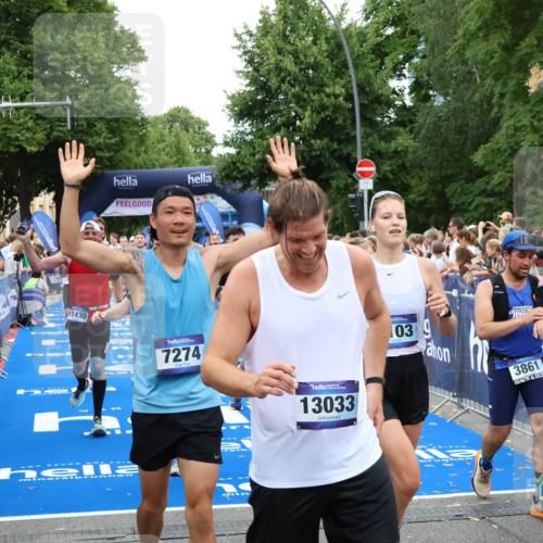 29.06.2025 - hella hamburg halbmarathon Zöllner http://msf.ph/oto/8233221 29.06.2025 10:54:24 Ziel 1267, 1442, 3103, 3426, 3861, 4635, 6511, 6512, 7274, 8223, 8772, 11430, 12362, 13289, 13803, 15946, 16327, 16527, 16574, 16750, 16879, 17087, 17698, 18268 meine-sportfotos.de