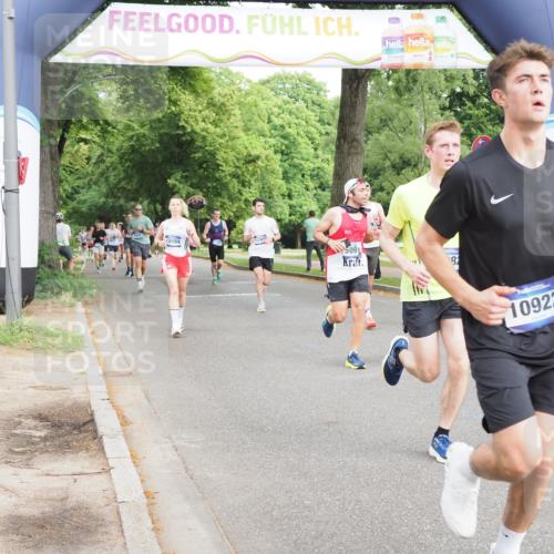 29.06.2025 - hella hamburg halbmarathon MichiJ http://msf.ph/oto/8233225 29.06.2025 10:26:43 Zwischen KM18-KM19 5091, 5791, 7743, 8571, 9017, 9171, 9643, 10793, 10922, 11282, 15382, 16075, 18193, 18277, 18584 meine-sportfotos.de