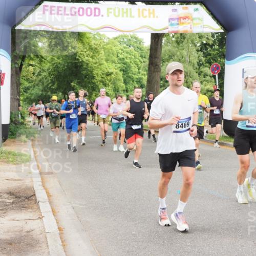 29.06.2025 - hella hamburg halbmarathon MichiJ http://msf.ph/oto/8233239 29.06.2025 10:49:46 Zwischen KM18-KM19 1126, 1722, 1724, 4370, 6311, 8469, 9899, 10194, 11402, 12567, 13528, 13739, 13841, 15093, 18028, 18359, 18739, 18796 meine-sportfotos.de