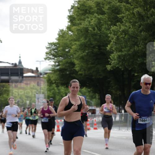 29.06.2025 - hella hamburg halbmarathon Jannik Wohlers http://msf.ph/oto/8233240 29.06.2025 10:28:19 Lombardsbrücke 1518, 1557, 3717, 4700, 4834, 5167, 5249, 5250, 5718, 5903, 5939, 6102, 6418, 8560, 9642, 9716, 9855, 10068, 10434, 15256, 15452, 16125, 16643, 18293 meine-sportfotos.de