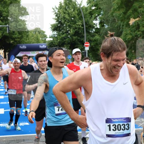 29.06.2025 - hella hamburg halbmarathon Zöllner http://msf.ph/oto/8233285 29.06.2025 10:54:25 Ziel 1267, 1442, 3426, 4635, 6511, 6512, 8223, 8772, 11009, 11430, 12321, 12362, 13289, 13803, 15946, 16327, 16574, 16750, 16879, 17087, 17698, 18268, 19067 meine-sportfotos.de
