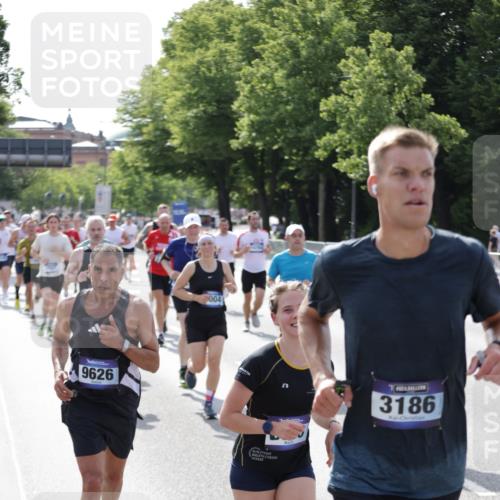 29.06.2025 - hella hamburg halbmarathon Jannik Wohlers http://msf.ph/oto/8233299 29.06.2025 09:53:11 Lombardsbrücke 2365, 2402, 2623, 2890, 2937, 3004, 3146, 3186, 3414, 4140, 4247, 4310, 5362, 5460, 5532, 5692, 6071, 6282, 6375, 6388, 6903, 7385, 7448, 7480, 9126, 9200, 9303, 9626, 9633, 9723, 9965, 11283, 12271, 13009, 13450, 13667, 14034, 14200, 14262, 14275, 14464, 14764, 15519, 15629, 16084, 16105, 16286, 16333, 16685, 16725, 16766, 17032, 17384, 17718, 17729, 17748, 17960, 18066, 18638, 18678, 18922 meine-sportfotos.de