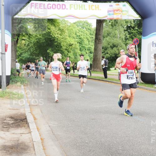 29.06.2025 - hella hamburg halbmarathon MichiJ http://msf.ph/oto/8233303 29.06.2025 10:26:44 Zwischen KM18-KM19 5091, 5791, 7743, 9017, 9171, 9643, 10922, 11282, 12900, 15382, 16075, 18193, 18277, 18584 meine-sportfotos.de
