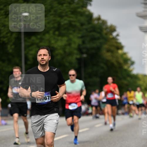 29.06.2025 - hella hamburg halbmarathon Dr. Thomas Lammeyer http://msf.ph/oto/8233305 29.06.2025 10:13:31 Kennedybrücke 7081, 7187, 7636, 9297, 9306, 9434, 9781, 10819, 10943, 11067 meine-sportfotos.de