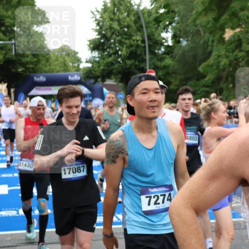 29.06.2025 - hella hamburg halbmarathon Zöllner http://msf.ph/oto/8233323 29.06.2025 10:54:26 Ziel 1267, 1442, 3426, 4635, 6511, 6512, 7129, 8772, 11009, 11430, 12321, 12362, 13289, 13803, 15946, 16327, 16574, 16750, 16879, 17698, 18268, 19067 meine-sportfotos.de