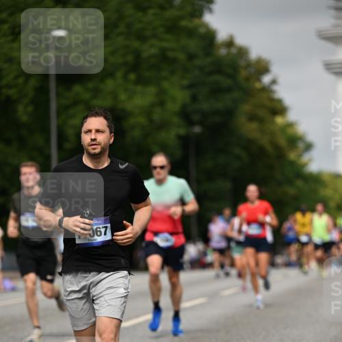 29.06.2025 - hella hamburg halbmarathon Dr. Thomas Lammeyer http://msf.ph/oto/8233334 29.06.2025 10:13:31 Kennedybrücke 7081, 7187, 7636, 9297, 9306, 9434, 9781, 10819, 10943, 11067 meine-sportfotos.de