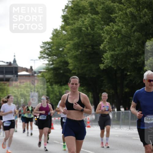 29.06.2025 - hella hamburg halbmarathon Jannik Wohlers http://msf.ph/oto/8233413 29.06.2025 10:28:19 Lombardsbrücke 1518, 1557, 3717, 4700, 4834, 5167, 5249, 5250, 5718, 5903, 5939, 6102, 6418, 8560, 9642, 9716, 9855, 10068, 10434, 15256, 15452, 16125, 16643, 18293 meine-sportfotos.de