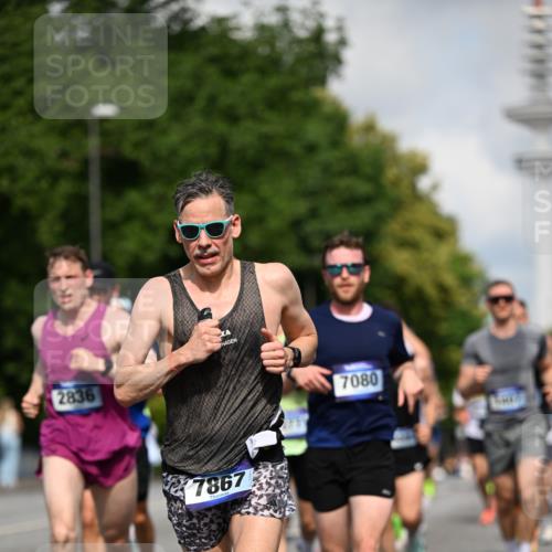 29.06.2025 - hella hamburg halbmarathon Dr. Thomas Lammeyer http://msf.ph/oto/8233414 29.06.2025 09:50:31 Kennedybrücke 1002, 1053, 1396, 1407, 1411, 1910, 1959, 2228, 2563, 2836, 2851, 3790, 3935, 4246, 4740, 5193, 6032, 6305, 6473, 6915, 7080, 7622, 7831, 7867, 7972, 9376, 9508, 10771, 11055, 11370 meine-sportfotos.de