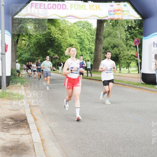 29.06.2025 - hella hamburg halbmarathon MichiJ http://msf.ph/oto/8233415 29.06.2025 10:26:45 Zwischen KM18-KM19 5091, 5791, 9171, 9643, 10922, 11282, 12900, 15382, 16075, 18584 meine-sportfotos.de