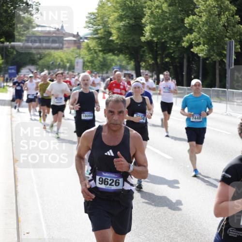29.06.2025 - hella hamburg halbmarathon Jannik Wohlers http://msf.ph/oto/8233437 29.06.2025 09:53:11 Lombardsbrücke 2365, 2402, 2623, 2890, 2937, 3004, 3146, 3186, 3414, 4140, 4247, 4310, 5362, 5460, 5532, 5692, 6071, 6282, 6375, 6388, 6903, 7385, 7448, 7480, 9126, 9200, 9303, 9626, 9633, 9723, 9965, 11283, 12271, 13009, 13450, 13667, 14034, 14200, 14262, 14275, 14464, 14764, 15519, 15629, 16084, 16105, 16286, 16333, 16685, 16725, 16766, 17032, 17384, 17718, 17729, 17748, 17960, 18066, 18638, 18678, 18922 meine-sportfotos.de