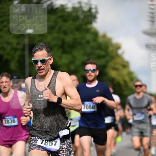 29.06.2025 - hella hamburg halbmarathon Dr. Thomas Lammeyer http://msf.ph/oto/8233493 29.06.2025 09:50:31 Kennedybrücke 1002, 1053, 1396, 1407, 1411, 1910, 1959, 2228, 2563, 2836, 2851, 3790, 3935, 4246, 4740, 5193, 6032, 6305, 6473, 6915, 7080, 7622, 7831, 7867, 7972, 9376, 9508, 10771, 11055, 11370 meine-sportfotos.de