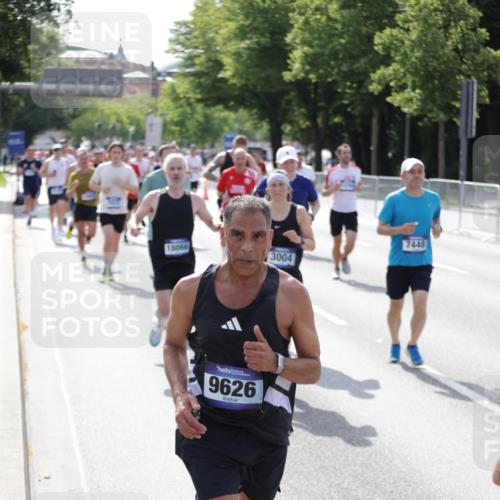29.06.2025 - hella hamburg halbmarathon Jannik Wohlers http://msf.ph/oto/8233504 29.06.2025 09:53:12 Lombardsbrücke 2365, 2402, 2623, 2890, 2937, 3004, 3146, 3186, 3414, 4140, 4247, 4310, 5362, 5460, 5532, 5650, 5692, 6071, 6282, 6375, 6388, 6903, 7385, 7448, 7480, 9200, 9303, 9626, 9633, 9723, 9965, 11283, 12271, 13009, 13450, 13667, 14034, 14200, 14262, 14464, 14764, 15519, 15629, 16084, 16286, 16333, 16725, 16766, 17032, 17384, 17718, 17748, 17960, 18066, 18638, 18678, 18922 meine-sportfotos.de
