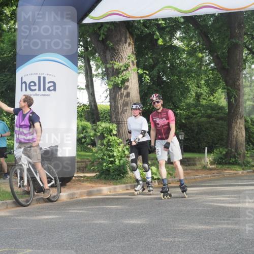 29.06.2025 - hella hamburg halbmarathon KatJ http://msf.ph/oto/8233506 29.06.2025 09:42:43 Zwischen KM18-KM19  meine-sportfotos.de