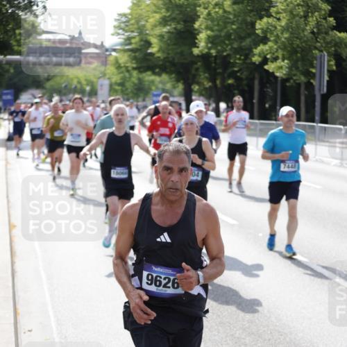 29.06.2025 - hella hamburg halbmarathon Jannik Wohlers http://msf.ph/oto/8233536 29.06.2025 09:53:12 Lombardsbrücke 2365, 2402, 2623, 2890, 2937, 3004, 3146, 3186, 3414, 4140, 4247, 4310, 5362, 5460, 5532, 5650, 5692, 6071, 6282, 6375, 6388, 6903, 7385, 7448, 7480, 9200, 9303, 9626, 9633, 9723, 9965, 11283, 12271, 13009, 13450, 13667, 14034, 14200, 14262, 14464, 14764, 15519, 15629, 16084, 16286, 16333, 16725, 16766, 17032, 17384, 17718, 17748, 17960, 18066, 18638, 18678, 18922 meine-sportfotos.de