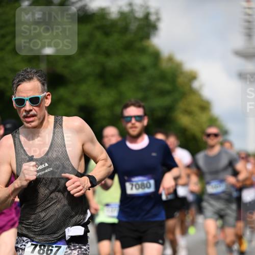 29.06.2025 - hella hamburg halbmarathon Dr. Thomas Lammeyer http://msf.ph/oto/8233543 29.06.2025 09:50:31 Kennedybrücke 1002, 1053, 1396, 1407, 1411, 1910, 1959, 2228, 2563, 2836, 2851, 3790, 3935, 4246, 4740, 5193, 6032, 6305, 6473, 6915, 7080, 7622, 7831, 7867, 7972, 9376, 9508, 10771, 11055, 11370 meine-sportfotos.de