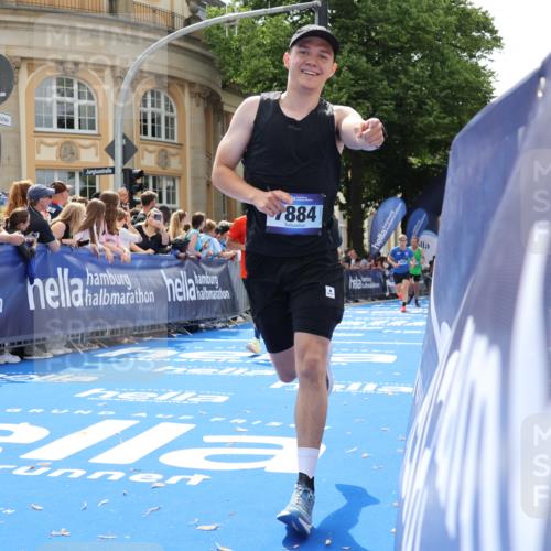 29.06.2025 - hella hamburg halbmarathon Strokosch-Dieckow http://msf.ph/oto/8233556 29.06.2025 10:34:14 Ziel 1002, 1080, 3005, 7884, 7901, 9376, 14784, 17751, 18906 meine-sportfotos.de