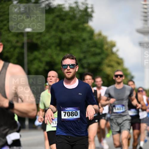 29.06.2025 - hella hamburg halbmarathon Dr. Thomas Lammeyer http://msf.ph/oto/8233558 29.06.2025 09:50:32 Kennedybrücke 1002, 1053, 1396, 1407, 1411, 1910, 1959, 2228, 2563, 2836, 2851, 3790, 3935, 4246, 4740, 5193, 6032, 6305, 6473, 6915, 7080, 7622, 7831, 7867, 7972, 9376, 9508, 10771, 11055, 11370 meine-sportfotos.de