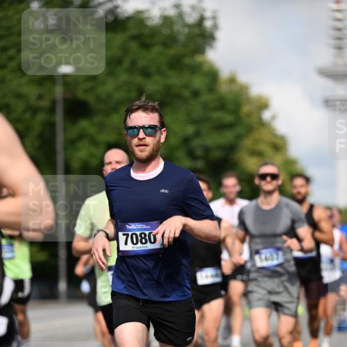 29.06.2025 - hella hamburg halbmarathon Dr. Thomas Lammeyer http://msf.ph/oto/8233575 29.06.2025 09:50:32 Kennedybrücke 1002, 1053, 1396, 1407, 1411, 1910, 1959, 2228, 2563, 2836, 2851, 3790, 3935, 4246, 4740, 5193, 6032, 6305, 6473, 6915, 7080, 7622, 7831, 7867, 7972, 9376, 9508, 10771, 11055, 11370 meine-sportfotos.de