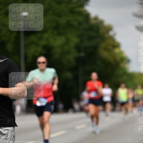 29.06.2025 - hella hamburg halbmarathon Dr. Thomas Lammeyer http://msf.ph/oto/8233581 29.06.2025 10:13:32 Kennedybrücke 7081, 7187, 7636, 9297, 9306, 9434, 9781, 10036, 10819, 10943, 11067 meine-sportfotos.de