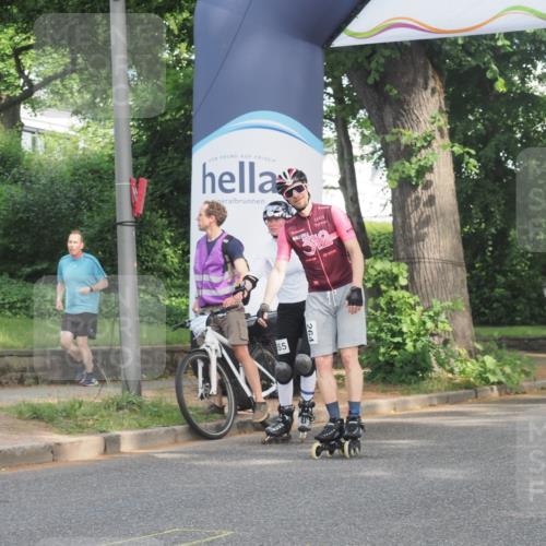 29.06.2025 - hella hamburg halbmarathon KatJ http://msf.ph/oto/8233583 29.06.2025 09:42:43 Zwischen KM18-KM19  meine-sportfotos.de