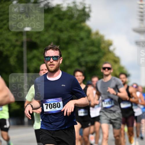 29.06.2025 - hella hamburg halbmarathon Dr. Thomas Lammeyer http://msf.ph/oto/8233591 29.06.2025 09:50:32 Kennedybrücke 1002, 1053, 1396, 1407, 1411, 1910, 1959, 2228, 2563, 2836, 2851, 3790, 3935, 4246, 4740, 5193, 6032, 6305, 6473, 6915, 7080, 7622, 7831, 7867, 7972, 9376, 9508, 10771, 11055, 11370 meine-sportfotos.de