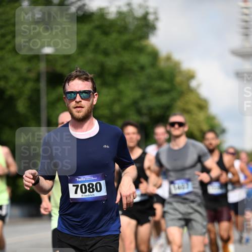 29.06.2025 - hella hamburg halbmarathon Dr. Thomas Lammeyer http://msf.ph/oto/8233609 29.06.2025 09:50:32 Kennedybrücke 1002, 1053, 1396, 1407, 1411, 1910, 1959, 2228, 2563, 2836, 2851, 3790, 3935, 4246, 4740, 5193, 6032, 6305, 6473, 6915, 7080, 7622, 7831, 7867, 7972, 9376, 9508, 10771, 11055, 11370 meine-sportfotos.de