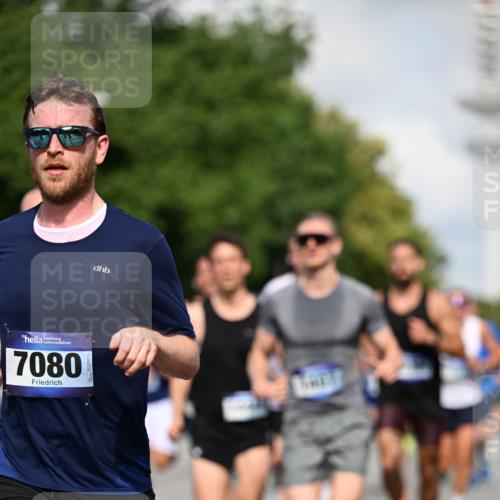 29.06.2025 - hella hamburg halbmarathon Dr. Thomas Lammeyer http://msf.ph/oto/8233640 29.06.2025 09:50:32 Kennedybrücke 1002, 1053, 1396, 1407, 1411, 1910, 1959, 2228, 2563, 2836, 2851, 3790, 3935, 4246, 4740, 5193, 6032, 6305, 6473, 6915, 7080, 7622, 7831, 7867, 7972, 9376, 9508, 10771, 11055, 11370 meine-sportfotos.de