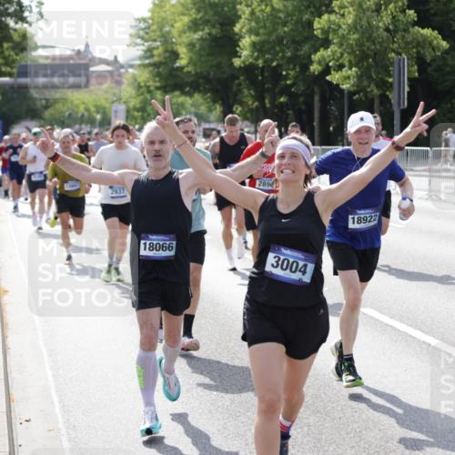 29.06.2025 - hella hamburg halbmarathon Jannik Wohlers http://msf.ph/oto/8233650 29.06.2025 09:53:13 Lombardsbrücke 2365, 2402, 2623, 2890, 2937, 3004, 3146, 3186, 3414, 4140, 4247, 4310, 5362, 5460, 5532, 5650, 5692, 6071, 6282, 6375, 6388, 6903, 7385, 7448, 7480, 9200, 9303, 9626, 9633, 9723, 9965, 11283, 12271, 13009, 13450, 13667, 14034, 14200, 14262, 14464, 14618, 14619, 14764, 15519, 15851, 16084, 16286, 16333, 16725, 16766, 17032, 17384, 17718, 17748, 17960, 18066, 18638, 18678, 18922 meine-sportfotos.de