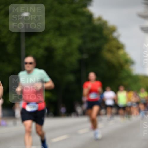 29.06.2025 - hella hamburg halbmarathon Dr. Thomas Lammeyer http://msf.ph/oto/8233655 29.06.2025 10:13:33 Kennedybrücke 7081, 7187, 7636, 9306, 9434, 9781, 10036, 10819, 10943, 11067 meine-sportfotos.de