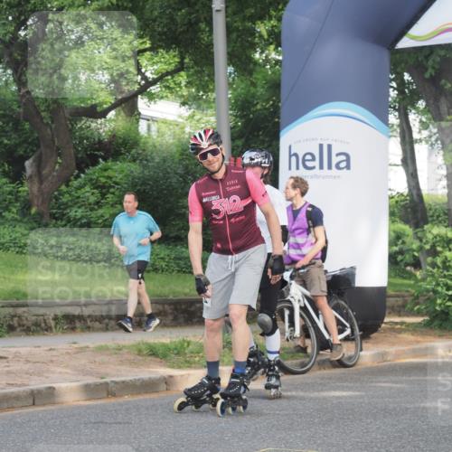 29.06.2025 - hella hamburg halbmarathon KatJ http://msf.ph/oto/8233666 29.06.2025 09:42:44 Zwischen KM18-KM19  meine-sportfotos.de