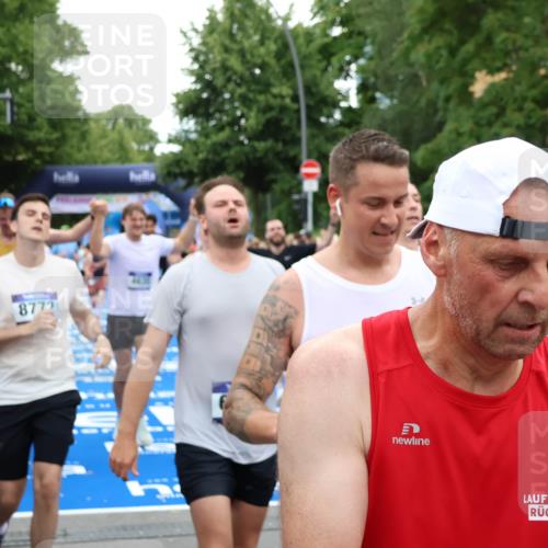 29.06.2025 - hella hamburg halbmarathon Zöllner http://msf.ph/oto/8233706 29.06.2025 10:54:31 Ziel 1442, 3426, 3794, 4635, 4868, 6511, 7129, 8772, 8798, 11009, 11797, 11799, 12321, 12362, 12607, 15146, 16327, 19067 meine-sportfotos.de
