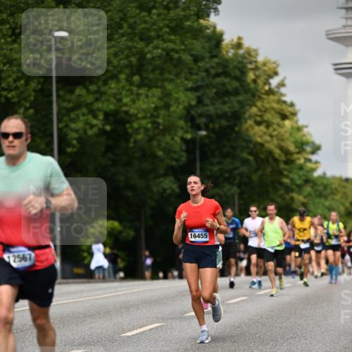29.06.2025 - hella hamburg halbmarathon Dr. Thomas Lammeyer http://msf.ph/oto/8233736 29.06.2025 10:13:33 Kennedybrücke 7081, 7187, 7636, 9306, 9434, 9781, 10036, 10819, 10943, 11067 meine-sportfotos.de