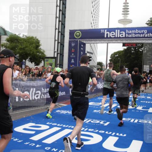 29.06.2025 - hella hamburg halbmarathon Michael Strokosch http://msf.ph/oto/8233756 29.06.2025 10:52:54 Ziel 1257, 1258, 1657, 2099, 2444, 2814, 2910, 4557, 4558, 5077, 5169, 5194, 8172, 8720, 8955, 9065, 9163, 10724, 10811, 11217, 11992, 14198, 14286, 14805, 17198, 18331, 19244 meine-sportfotos.de