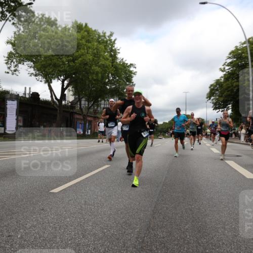 29.06.2025 - hella hamburg halbmarathon Yannick Fuchs http://msf.ph/oto/8233857 29.06.2025 10:47:00 20KM 1257, 1258, 1482, 1683, 2111, 2208, 2346, 2910, 3334, 3399, 3999, 4065, 4419, 4587, 4726, 5077, 5169, 5194, 5607, 5907, 6198, 6897, 7232, 7383, 7509, 8273, 8361, 8587, 8651, 8955, 9065, 9163, 10529, 10724, 11217, 11588, 11589, 11604, 11689, 12155, 12482, 12910, 14805, 15430, 15681, 15980, 16467, 16929, 17710, 18249, 18331, 18720, 18901, 19208, 19244 meine-sportfotos.de