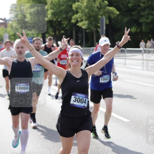 29.06.2025 - hella hamburg halbmarathon Jannik Wohlers http://msf.ph/oto/8233876 29.06.2025 09:53:13 Lombardsbrücke 2365, 2402, 2623, 2890, 2937, 3004, 3146, 3186, 3414, 4140, 4247, 4310, 5362, 5460, 5532, 5650, 5692, 6071, 6282, 6375, 6388, 6903, 7385, 7448, 7480, 9200, 9303, 9626, 9633, 9723, 9965, 11283, 12271, 13009, 13450, 13667, 14034, 14200, 14262, 14464, 14618, 14619, 14764, 15519, 15851, 16084, 16286, 16333, 16725, 16766, 17032, 17384, 17718, 17748, 17960, 18066, 18638, 18678, 18922 meine-sportfotos.de