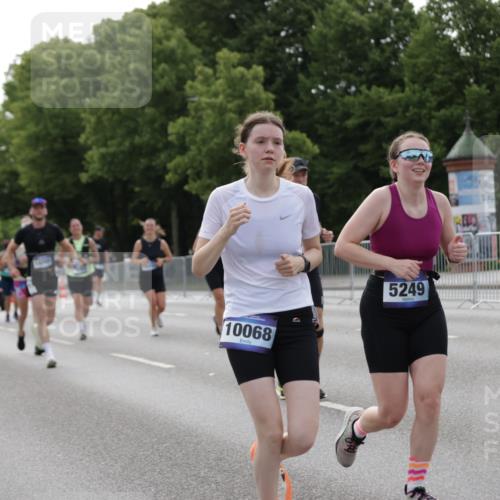 29.06.2025 - hella hamburg halbmarathon Jannik Wohlers http://msf.ph/oto/8233897 29.06.2025 10:28:26 Lombardsbrücke 1518, 1557, 1869, 3717, 4362, 4700, 4834, 5167, 5249, 5250, 6102, 9642, 10068, 14205, 15143, 15256, 15452, 15453, 16643 meine-sportfotos.de