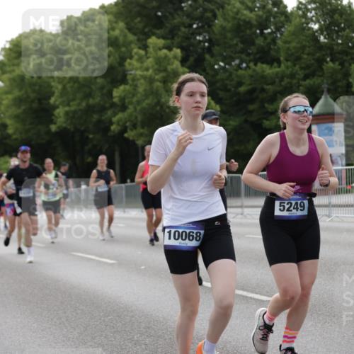 29.06.2025 - hella hamburg halbmarathon Jannik Wohlers http://msf.ph/oto/8233902 29.06.2025 10:28:26 Lombardsbrücke 1518, 1557, 1869, 3717, 4362, 4700, 4834, 5167, 5249, 5250, 6102, 9642, 10068, 14205, 15143, 15256, 15452, 15453, 16643 meine-sportfotos.de