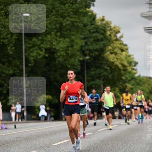 29.06.2025 - hella hamburg halbmarathon Dr. Thomas Lammeyer http://msf.ph/oto/8233930 29.06.2025 10:13:34 Kennedybrücke 5511, 7081, 7187, 7636, 9306, 9366, 9434, 9781, 10036, 10819, 10943, 11067 meine-sportfotos.de