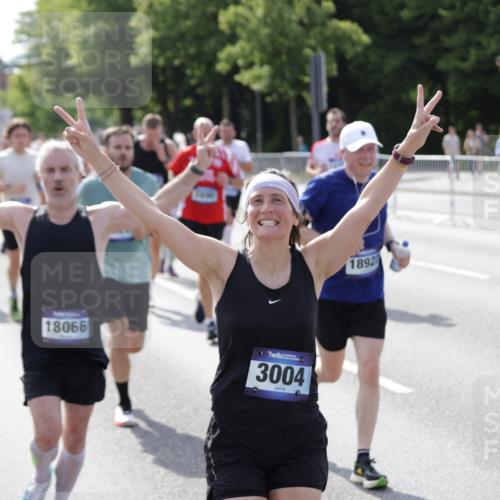 29.06.2025 - hella hamburg halbmarathon Jannik Wohlers http://msf.ph/oto/8233960 29.06.2025 09:53:13 Lombardsbrücke 2365, 2402, 2623, 2890, 2937, 3004, 3146, 3186, 3414, 4140, 4247, 4310, 5362, 5460, 5532, 5650, 5692, 6071, 6282, 6375, 6388, 6903, 7385, 7448, 7480, 9200, 9303, 9626, 9633, 9723, 9965, 11283, 12271, 13009, 13450, 13667, 14034, 14200, 14262, 14464, 14618, 14619, 14764, 15519, 15851, 16084, 16286, 16333, 16725, 16766, 17032, 17384, 17718, 17748, 17960, 18066, 18638, 18678, 18922 meine-sportfotos.de