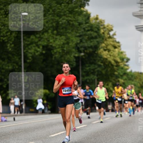29.06.2025 - hella hamburg halbmarathon Dr. Thomas Lammeyer http://msf.ph/oto/8233962 29.06.2025 10:13:34 Kennedybrücke 5511, 7081, 7187, 7636, 9306, 9366, 9434, 9781, 10036, 10819, 10943, 11067 meine-sportfotos.de