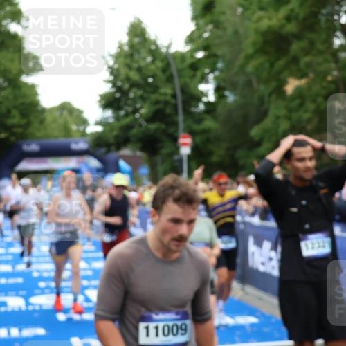 29.06.2025 - hella hamburg halbmarathon Zöllner http://msf.ph/oto/8233966 29.06.2025 10:54:35 Ziel 2474, 3794, 4868, 5259, 7129, 8798, 10040, 10368, 10376, 11797, 11799, 12607, 15146 meine-sportfotos.de