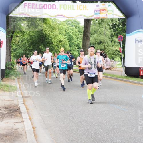 29.06.2025 - hella hamburg halbmarathon MichiJ http://msf.ph/oto/8234003 29.06.2025 10:49:51 Zwischen KM18-KM19 1126, 1334, 1573, 1722, 1724, 1881, 3001, 4370, 4665, 5734, 8469, 8822, 9718, 10194, 10214, 13528, 15093, 17757, 18028, 18717, 18739 meine-sportfotos.de