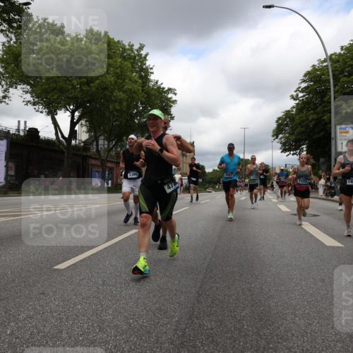 29.06.2025 - hella hamburg halbmarathon Yannick Fuchs http://msf.ph/oto/8234022 29.06.2025 10:47:00 20KM 1257, 1258, 1482, 1683, 2111, 2208, 2346, 2910, 3334, 3399, 3999, 4065, 4419, 4587, 4726, 5077, 5169, 5194, 5607, 5907, 6198, 6897, 7232, 7383, 7509, 8273, 8361, 8587, 8651, 8955, 9065, 9163, 10529, 10724, 11217, 11588, 11589, 11604, 11689, 12155, 12482, 12910, 14805, 15430, 15681, 15980, 16467, 16929, 17710, 18249, 18331, 18720, 18901, 19208, 19244 meine-sportfotos.de