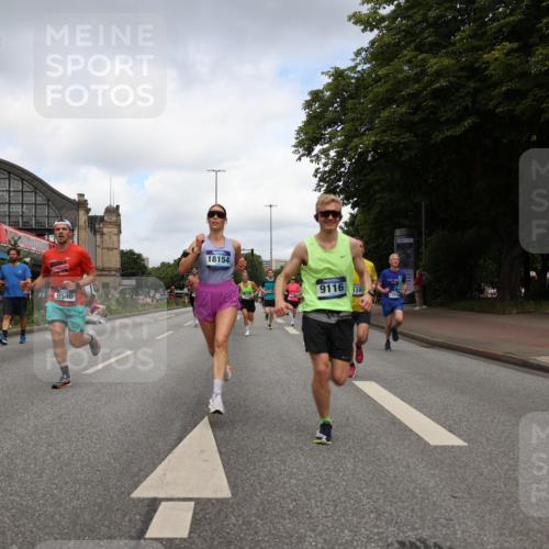 29.06.2025 - hella hamburg halbmarathon Yannick Fuchs http://msf.ph/oto/8234061 29.06.2025 10:34:23 20KM 1358, 1975, 2044, 2563, 2573, 2972, 3547, 3626, 4381, 4398, 4565, 4766, 4888, 5752, 6149, 8319, 8346, 8574, 8933, 9116, 9540, 11284, 11714, 11806, 12046, 12091, 12335, 12372, 13190, 14077, 14272, 14699, 15336, 15421, 15435, 15744, 15828, 17425, 17668, 17792, 17916, 17973, 18013, 18154, 18803 meine-sportfotos.de